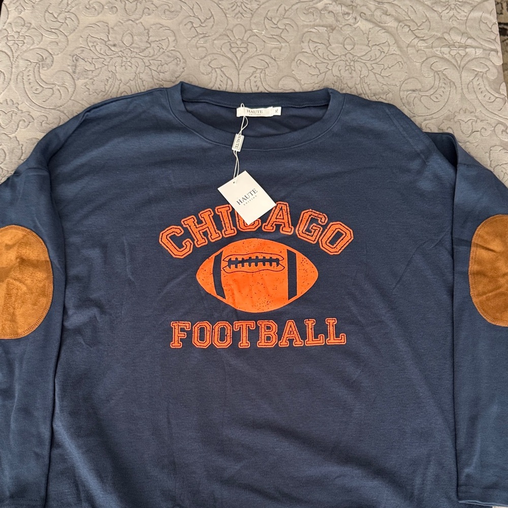 NWT women’s Chicago Football Long Sleeve Shirt size X-Large
